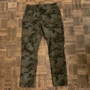 ROARK Layover 2.0 pants *brand new* Mens size 32 Camo